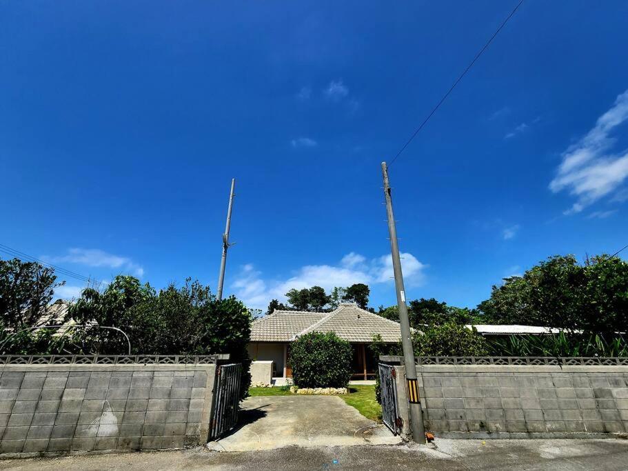 琉球古民家 蒼 Appartement Motobu Buitenkant foto